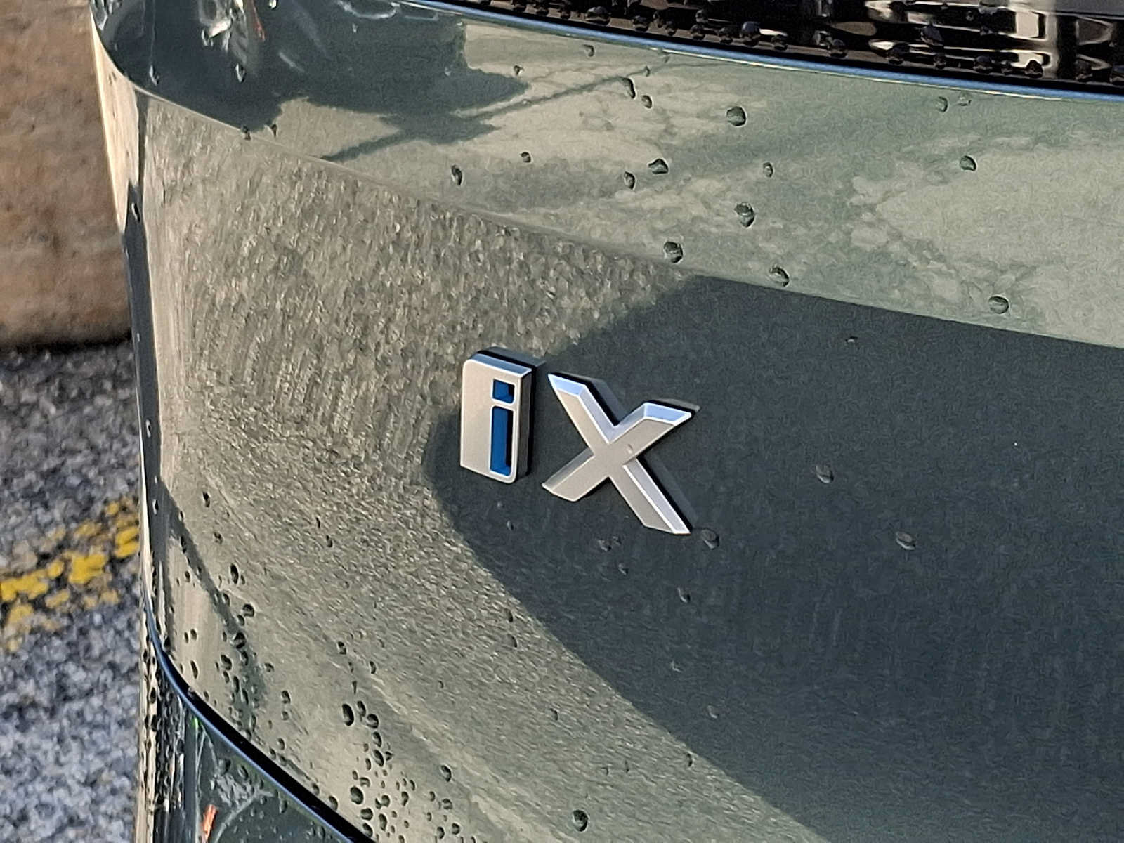 Used 2024 BMW iX xDrive50 w/ Sport Package AWD/4WD image 31