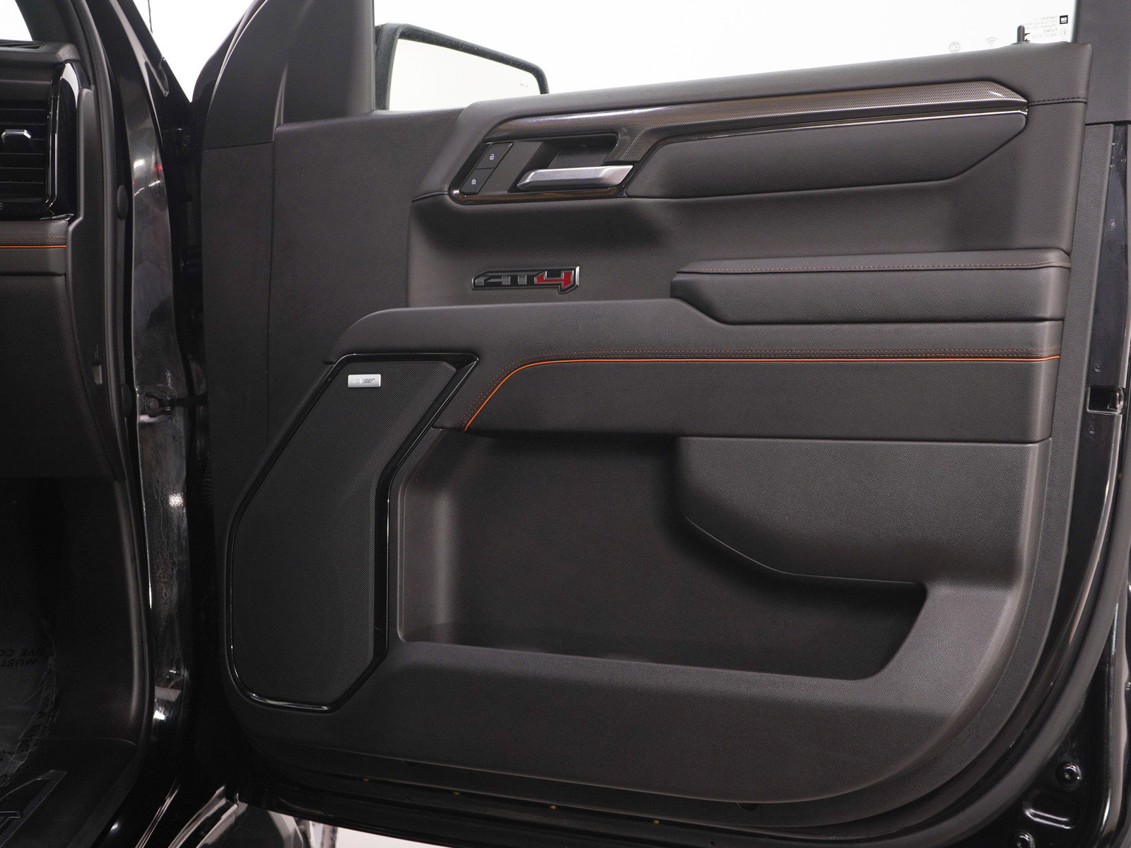Used 2023 GMC Sierra 1500 AT4 w/ Technology Package AWD/4WD image 9
