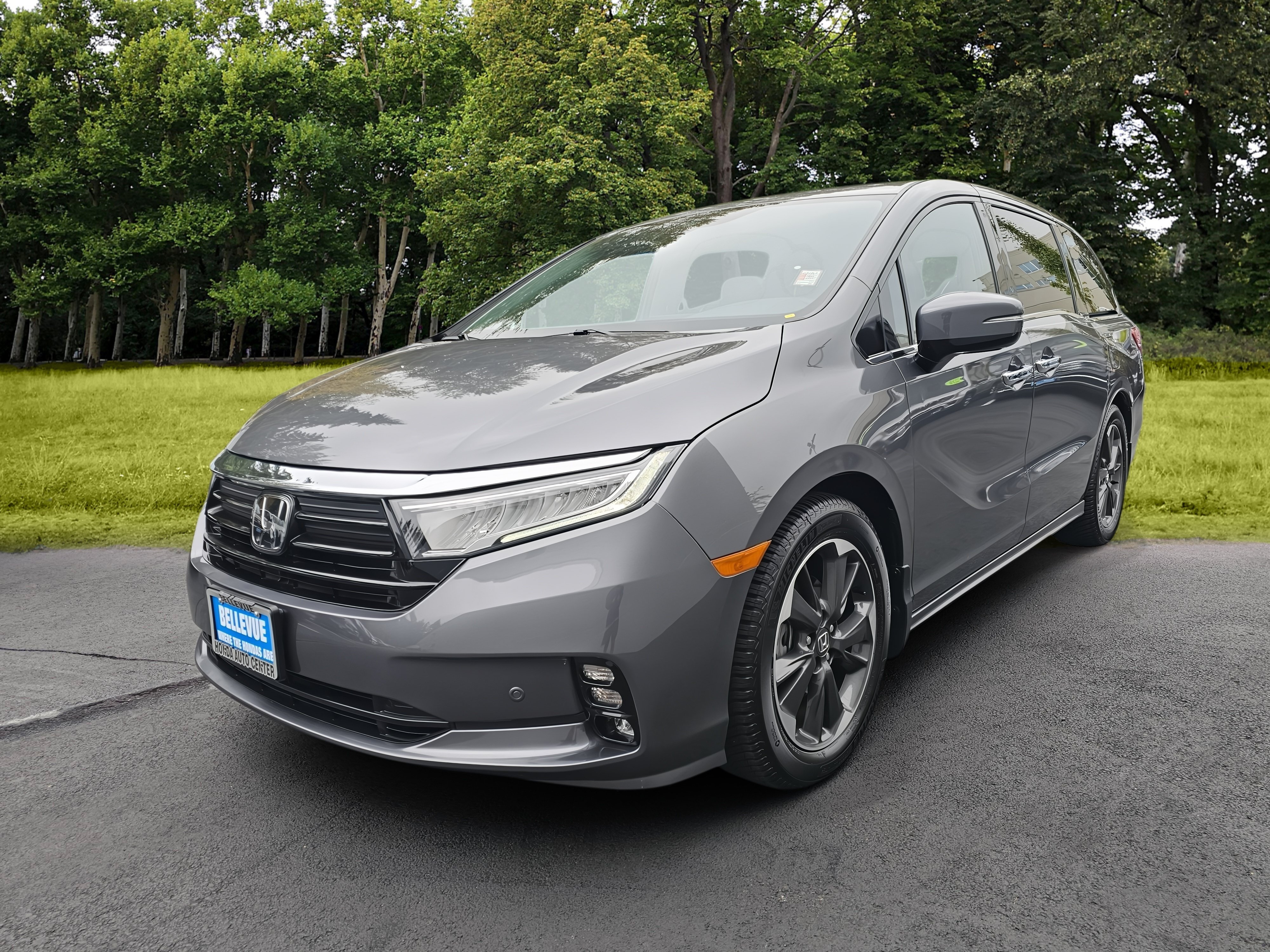 Used 2023 Honda Odyssey Elite image 3