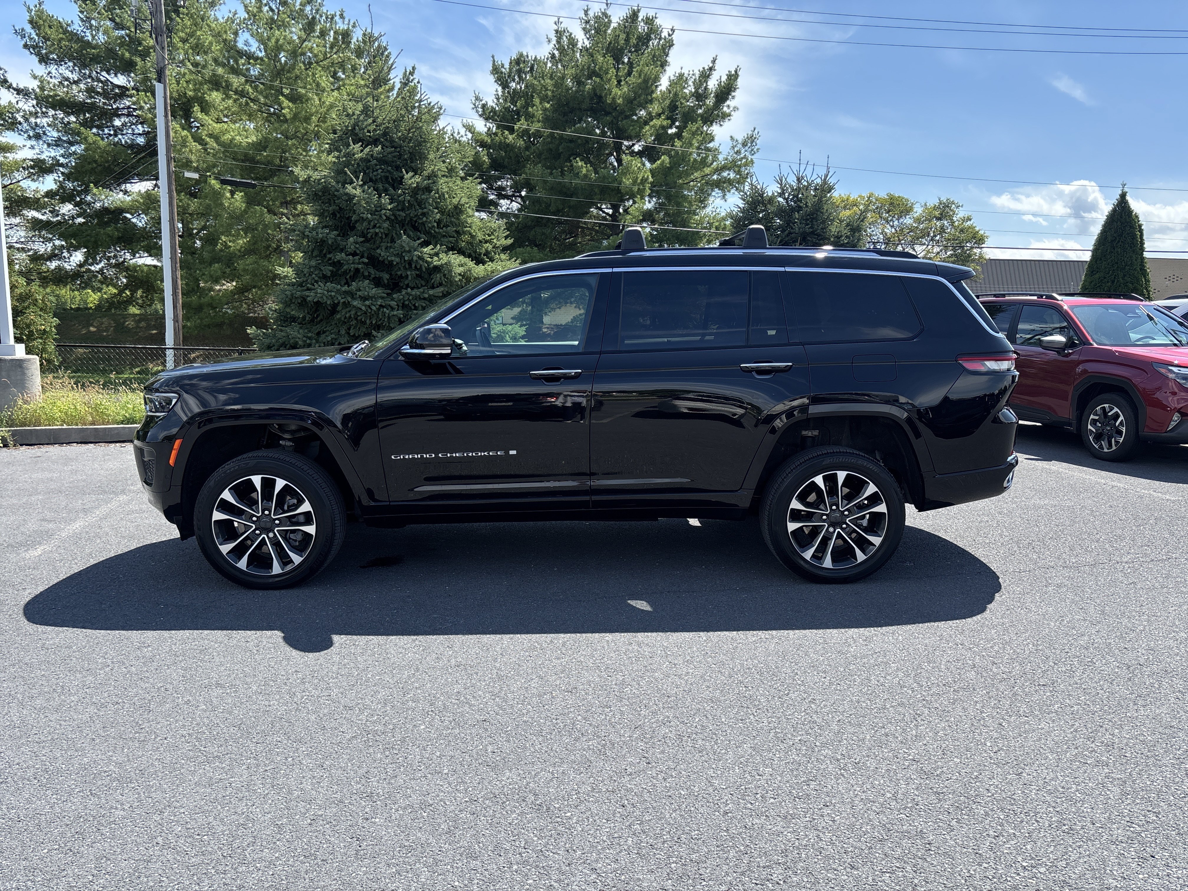 Used 2023 Jeep Grand Cherokee L Overland w/ Advanced Protech Group III AWD/4WD image 13