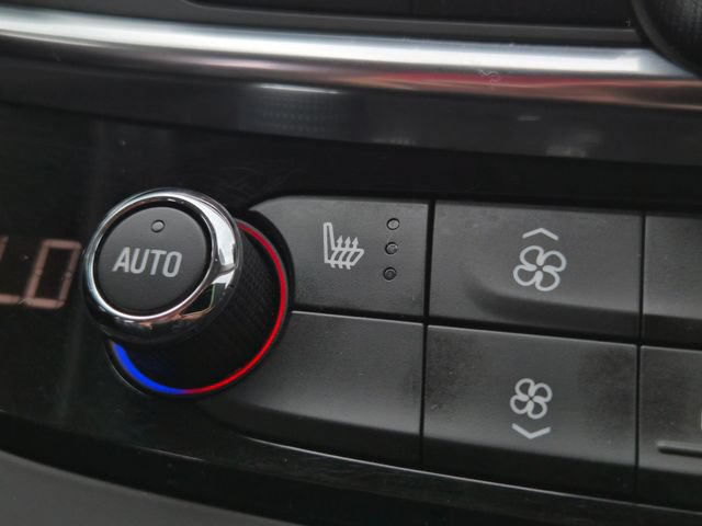 Used 2017 Buick LaCrosse Essence FWD image 28