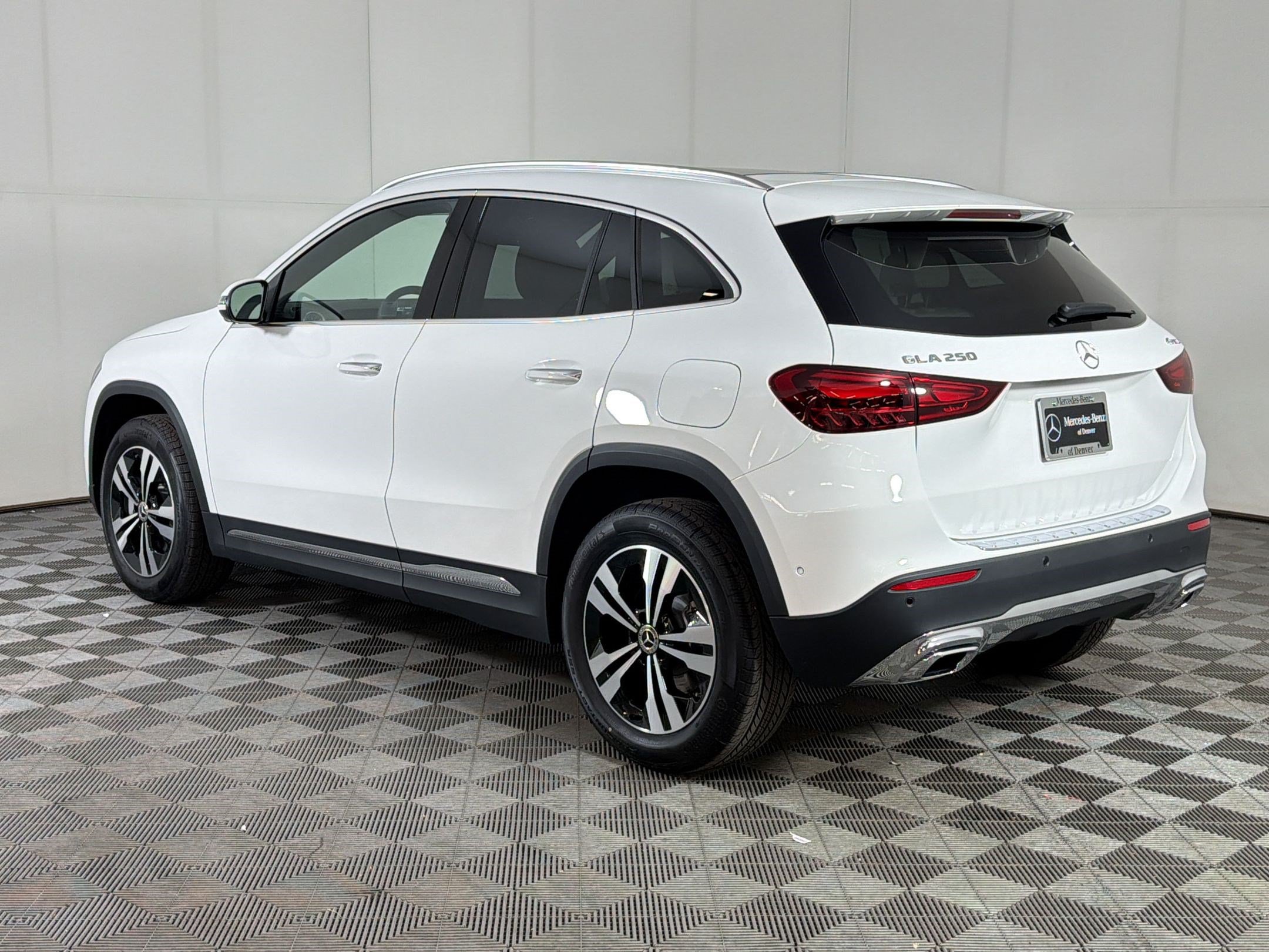 Used 2026 Mercedes-Benz GLA 250 4MATIC image 3