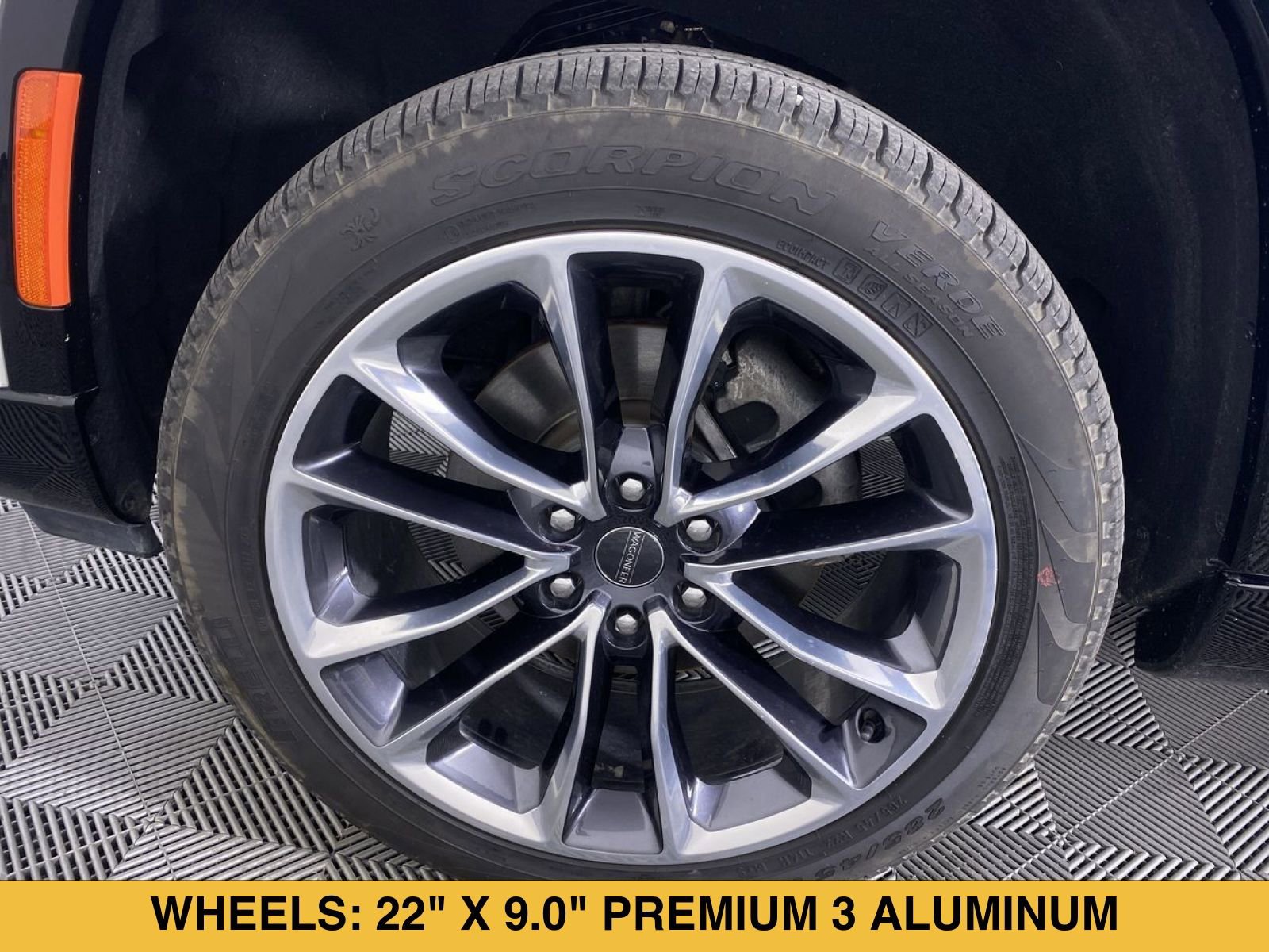 Used 2024 Jeep Wagoneer L Series III w/ Premium Group I AWD/4WD image 17