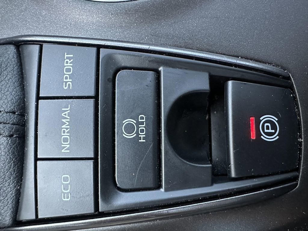 Used 2021 Toyota Camry XSE image 9