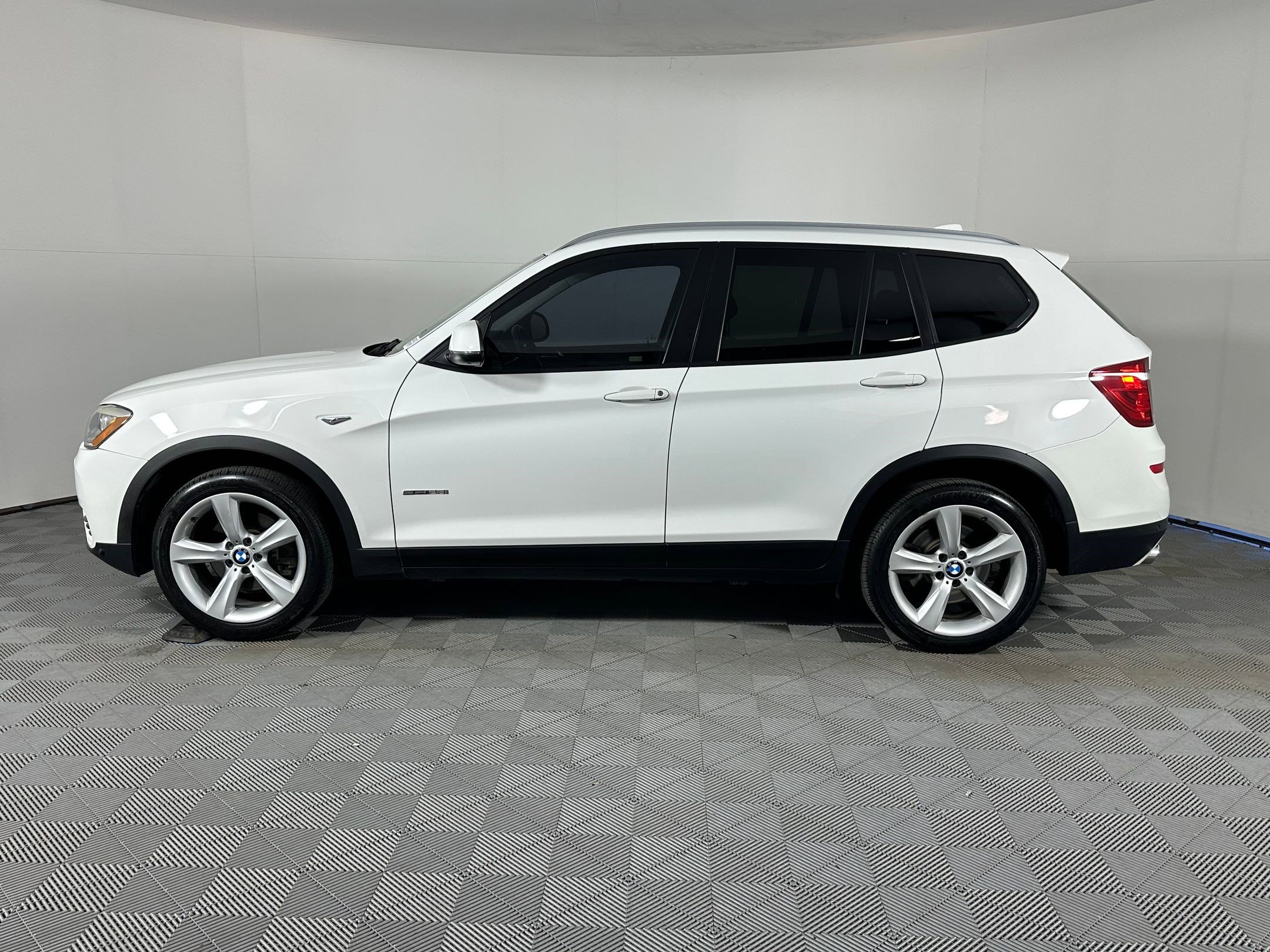 Used 2017 BMW X3 sDrive28i video 2