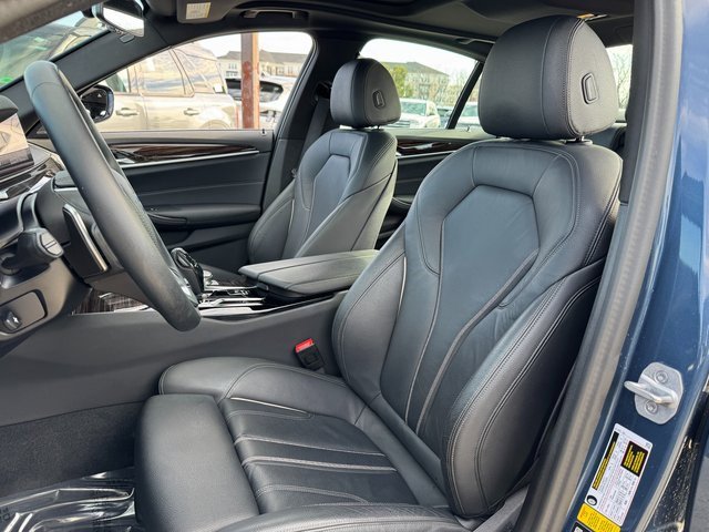 Used 2023 BMW 530i xDrive w/ Premium Package image 13