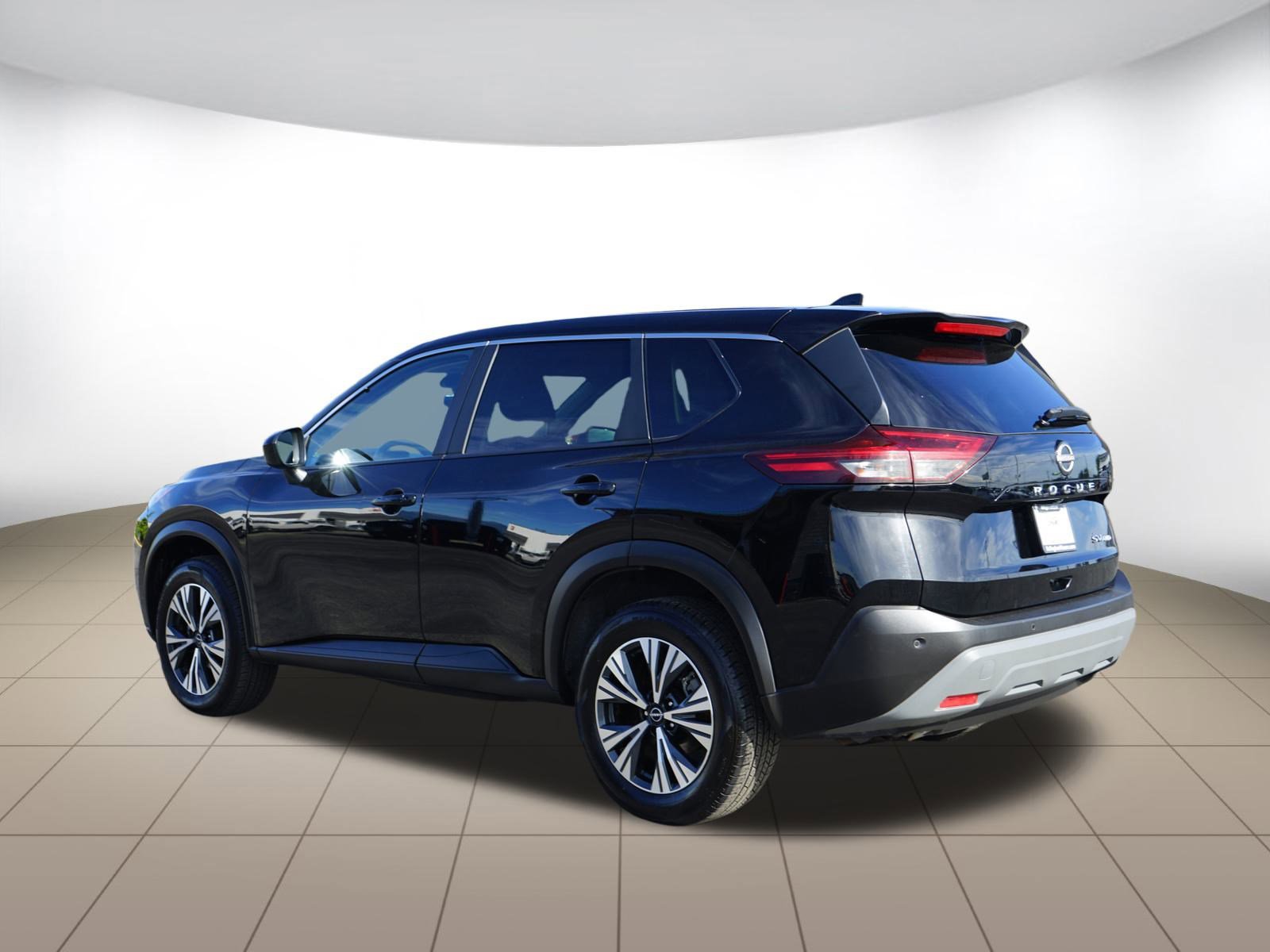 Used 2023 Nissan Rogue SV image 5