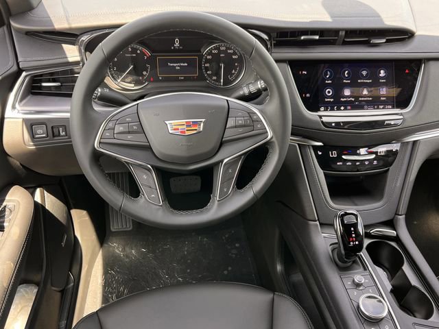 New 2026 Cadillac XT5 Luxury image 10