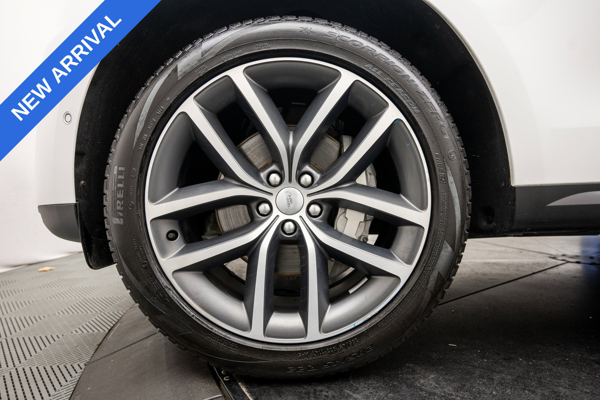Used 2023 Land Rover Range Rover Sport SE AWD/4WD image 28