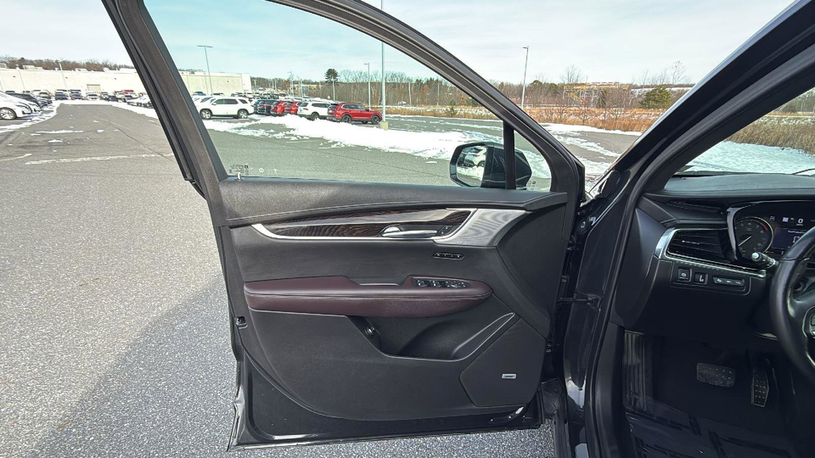 Used 2020 Cadillac XT6 Premium Luxury image 27