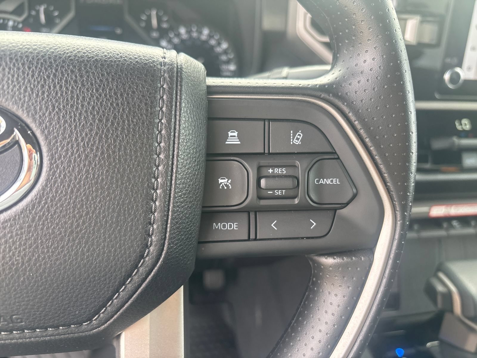Used 2026 Toyota Tundra SR5 w/ SR5 Convenience Package AWD/4WD image 17
