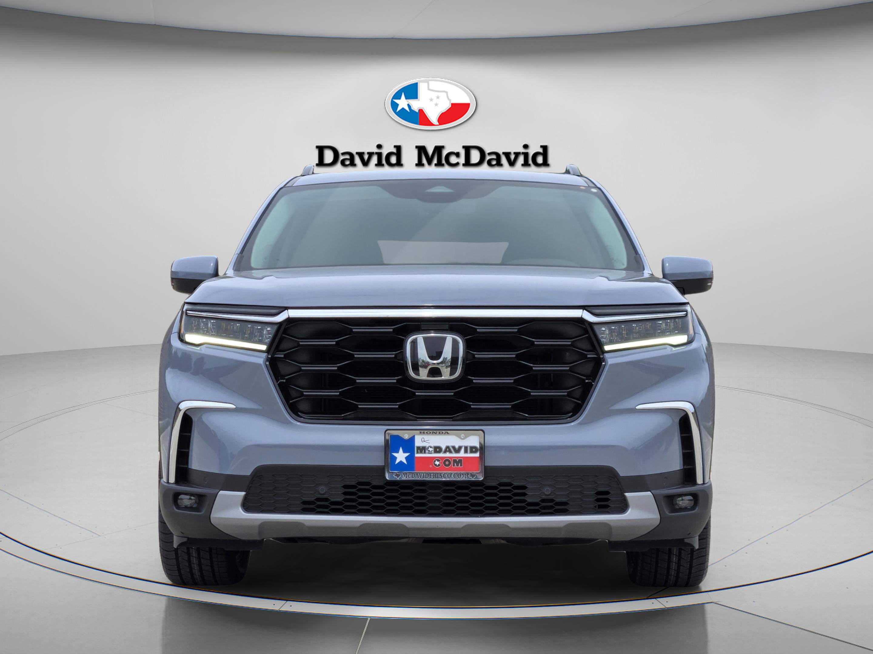 Certified 2025 Honda Pilot Touring image 8