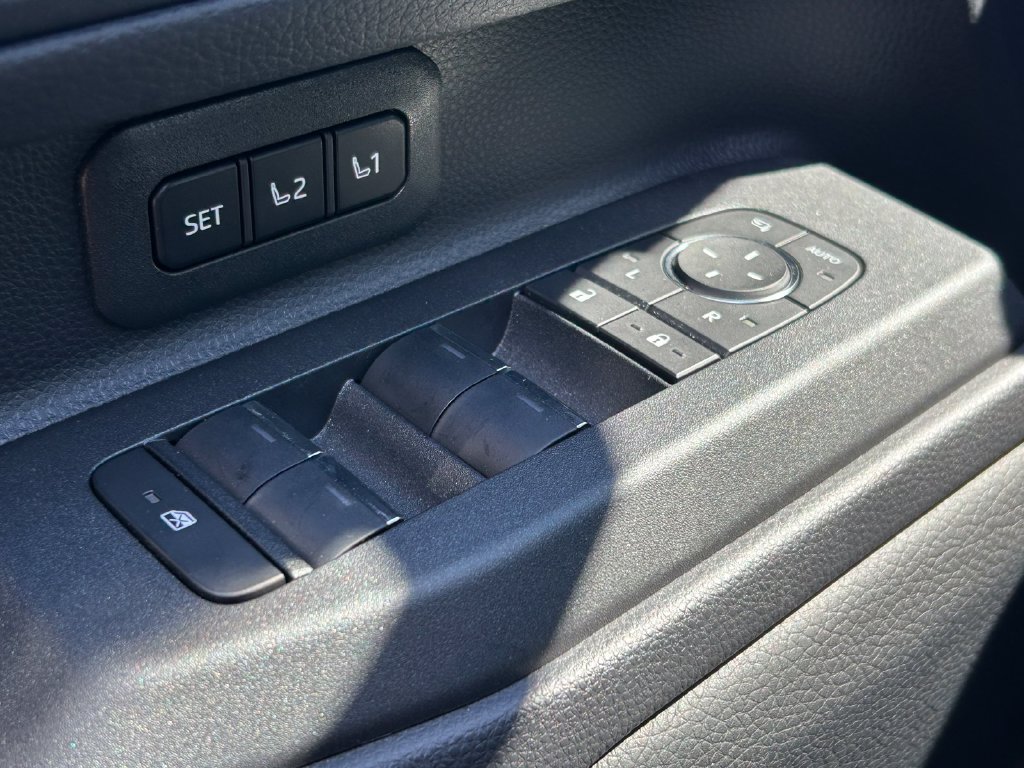 Used 2025 Toyota Land Cruiser AWD/4WD image 27