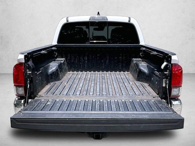 Used 2020 Toyota Tacoma SR5 RWD image 30