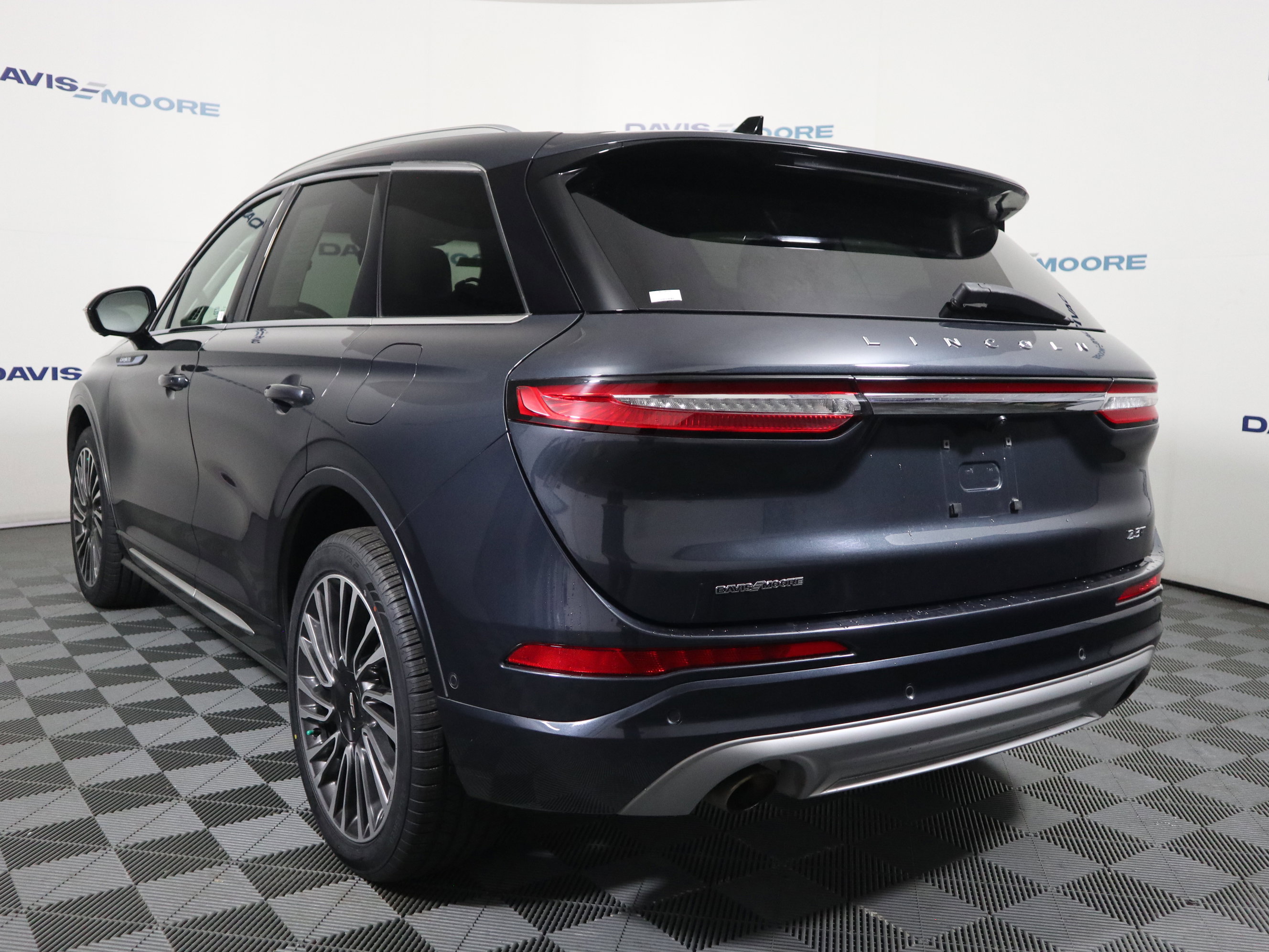 Used 2020 Lincoln Corsair Reserve w/ Equipment Group 202A image 9