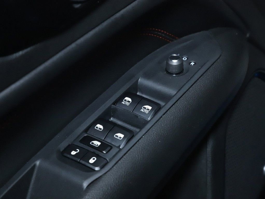 Used 2024 Jeep Compass Trailhawk w/ Trailhawk Elite Group AWD/4WD image 17