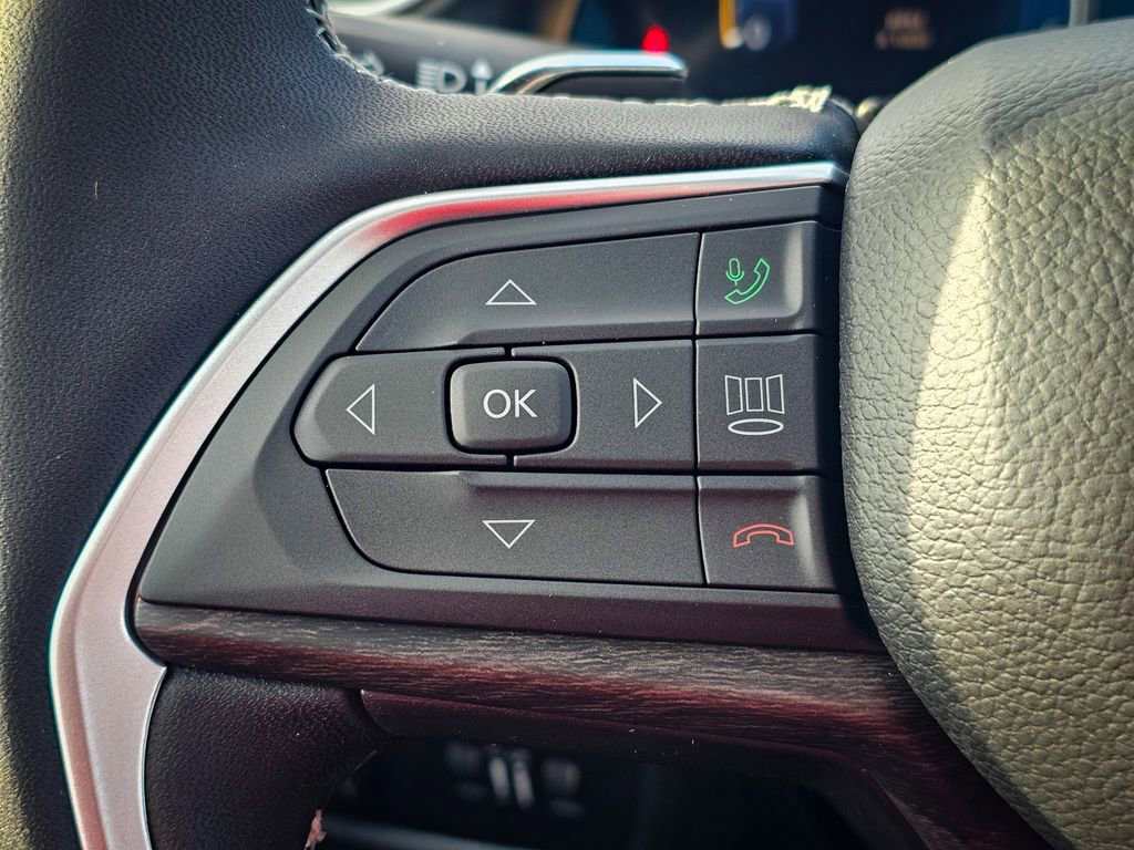 New 2025 Jeep Grand Cherokee L Limited w/ Black Appearance Package image 20