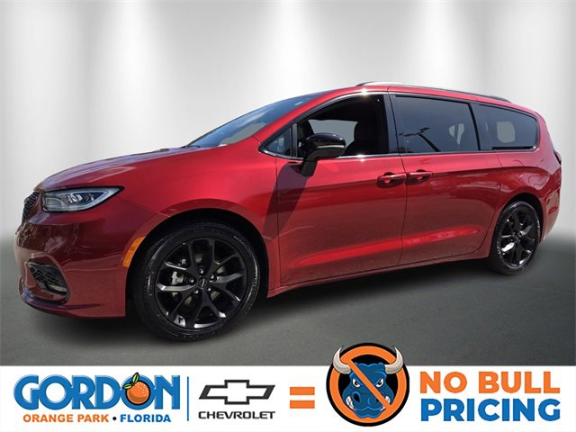 Used 2025 Chrysler Pacifica Limited
