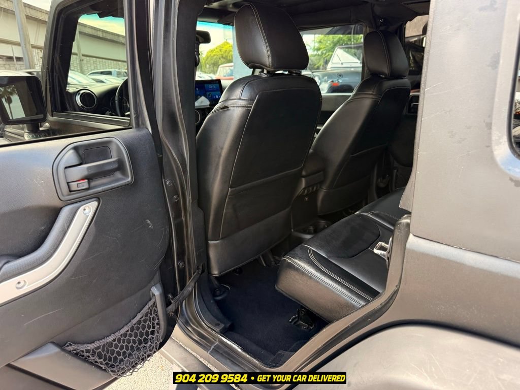 Used 2017 Jeep Wrangler Unlimited Sahara w/ Dual Top Group AWD/4WD image 21