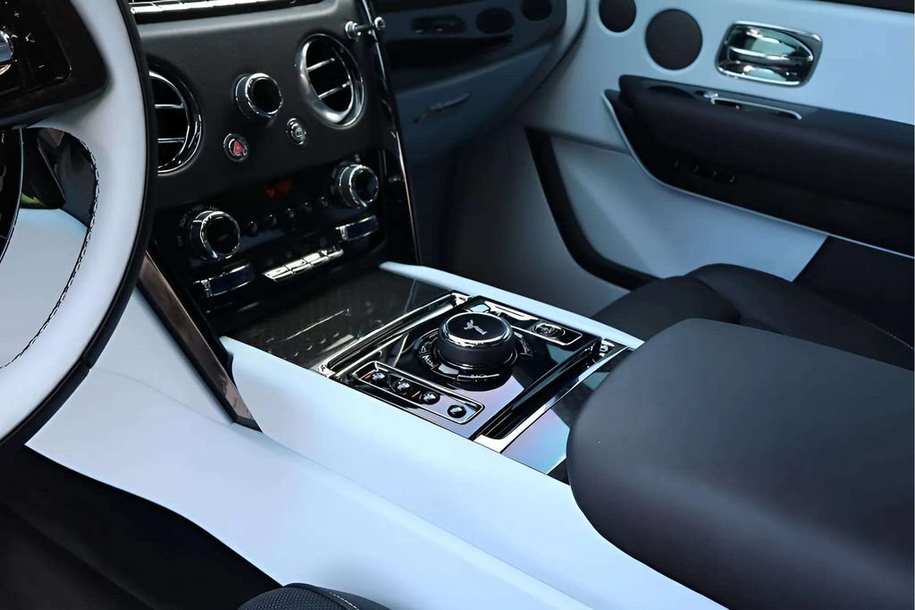 Certified 2024 Rolls-Royce Cullinan Black Badge AWD/4WD image 11