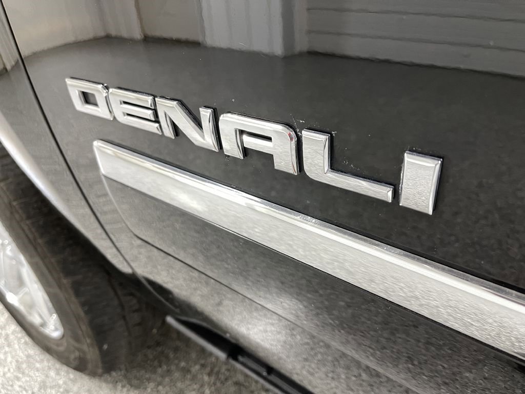 Used 2012 GMC Yukon XL Denali image 35