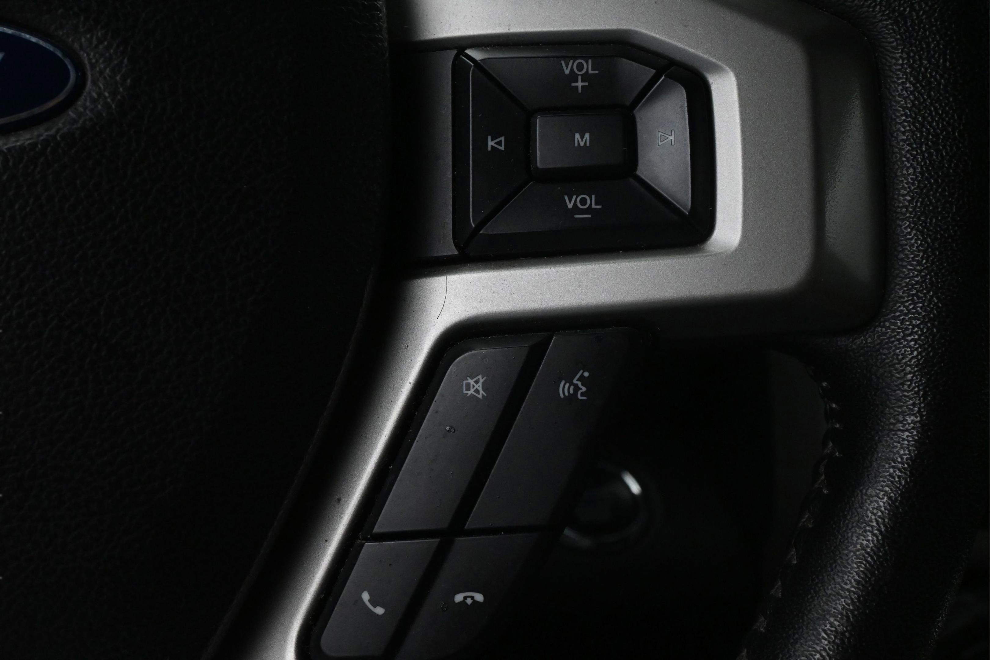 Used 2019 Ford F150 Lariat w/ Equipment Group 502A Luxury AWD/4WD image 19
