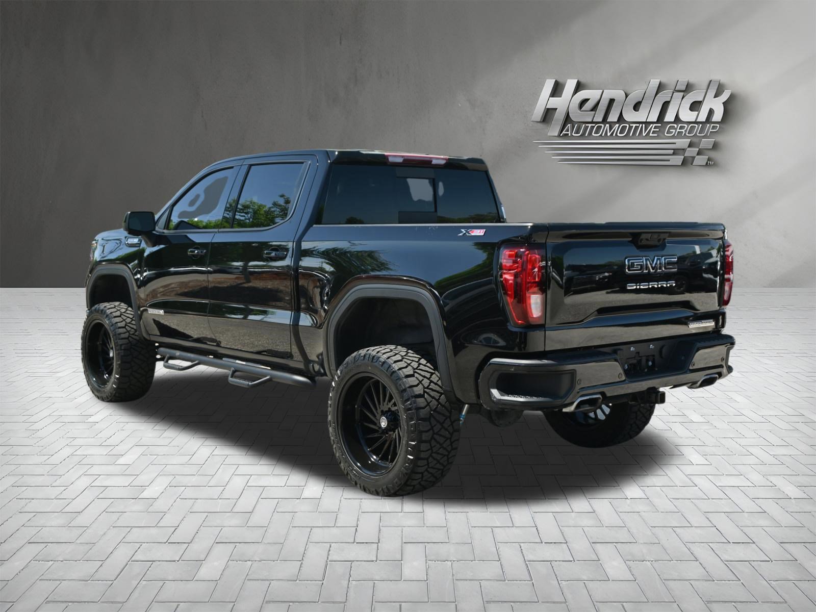 Used 2024 GMC Sierra 1500 Elevation w/ Elevation Premium Package AWD/4WD image 8
