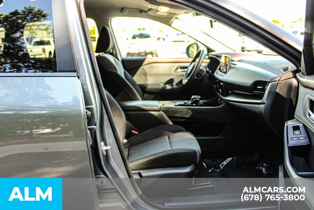 Used 2022 Nissan Rogue SV FWD image 21