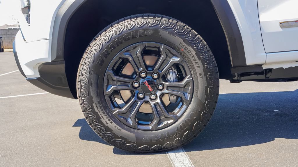 Used 2025 GMC Canyon Elevation image 11
