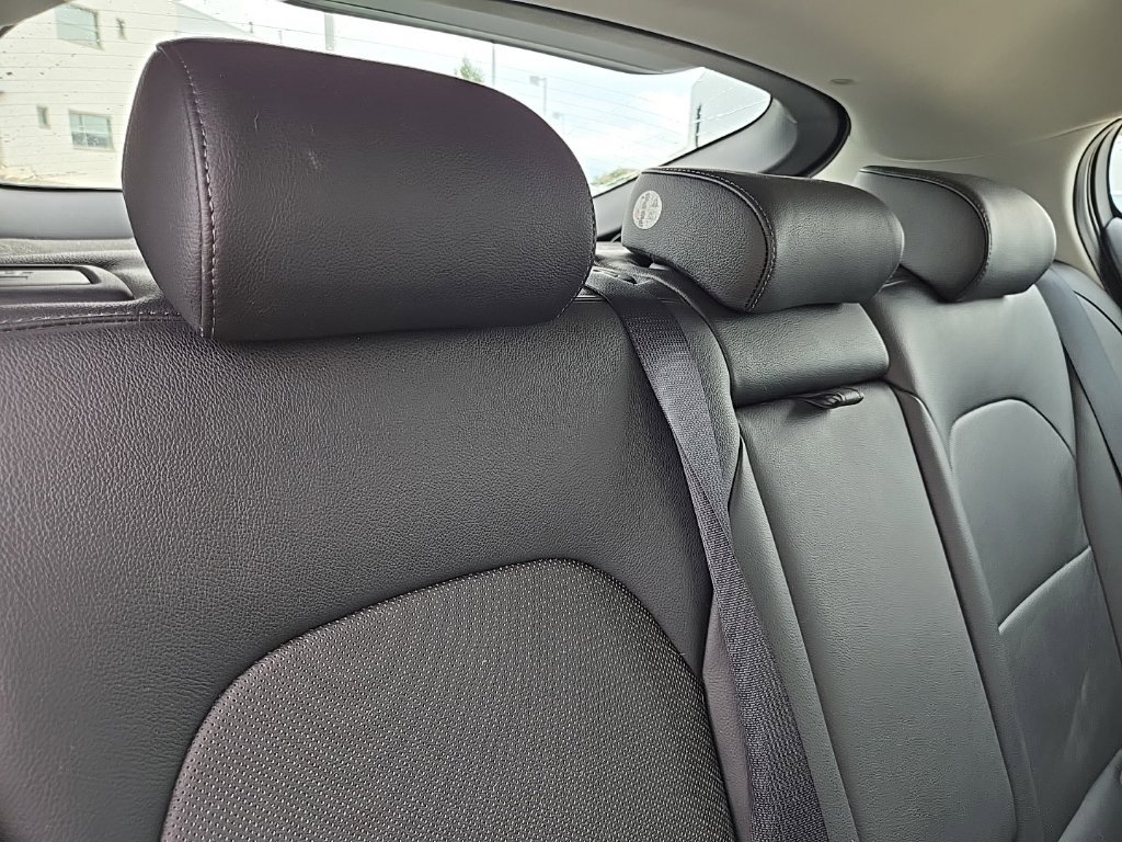 Used 2019 Kia Stinger AWD/4WD image 31
