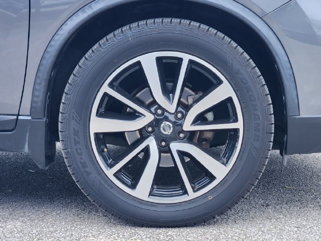 Used 2018 Nissan Rogue SL w/ Premium Package FWD image 11