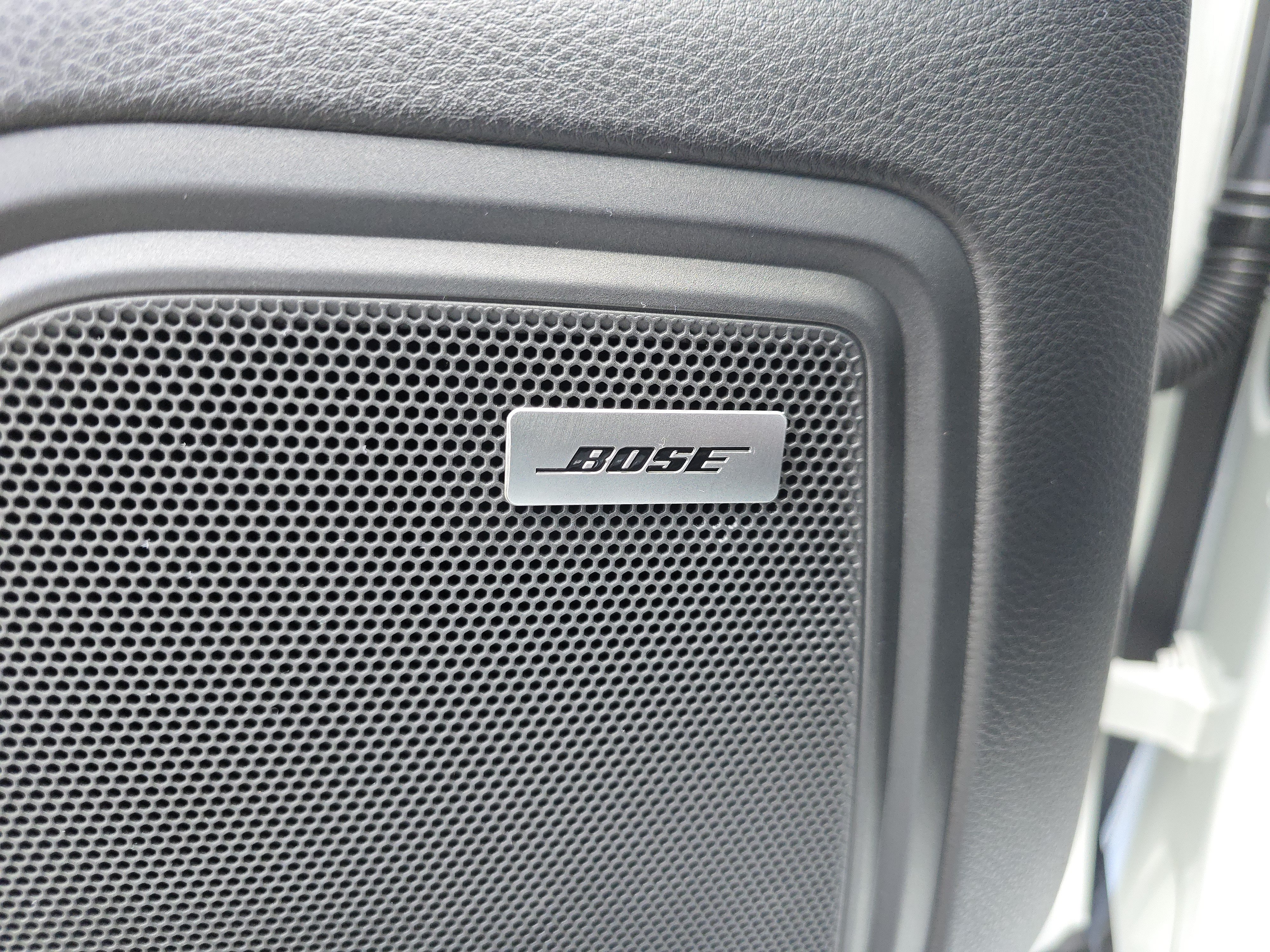 Certified 2025 Porsche Macan AWD/4WD image 19