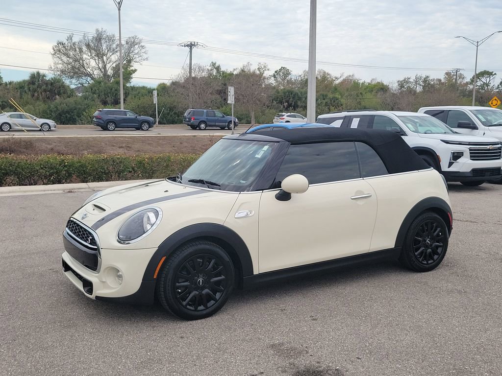 Used 2019 MINI Cooper S w/ Signature Upholstery Package image 10