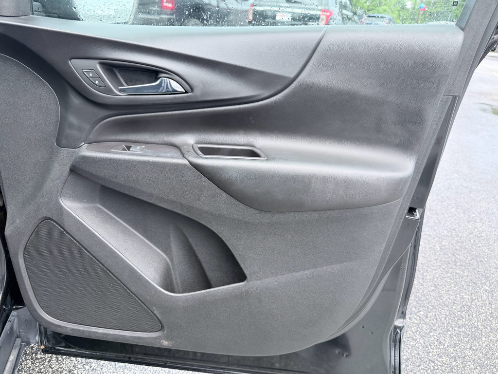 Used 2018 Chevrolet Equinox LT FWD image 29