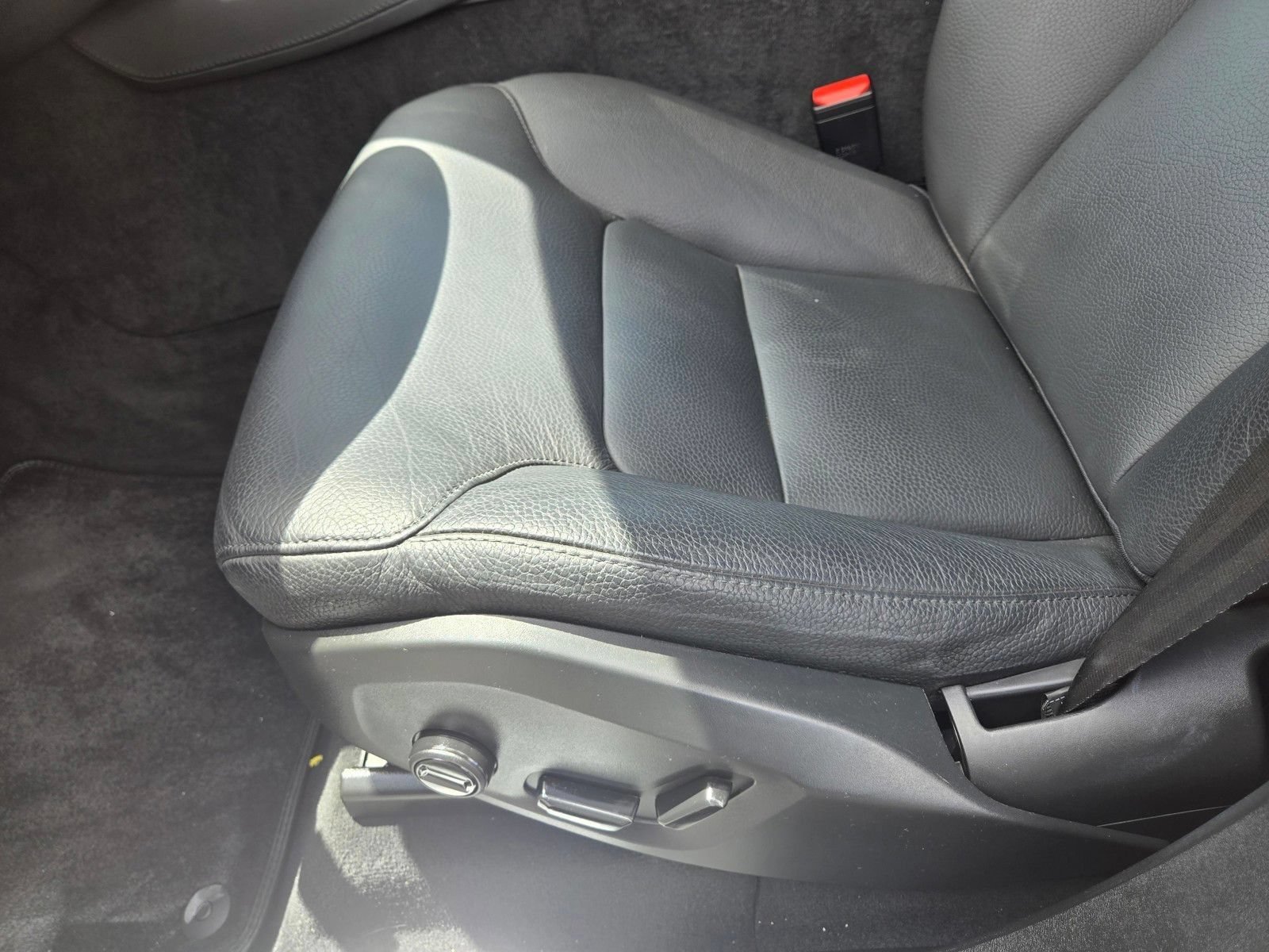 Certified 2025 Volvo XC90 B6 Plus AWD/4WD image 14