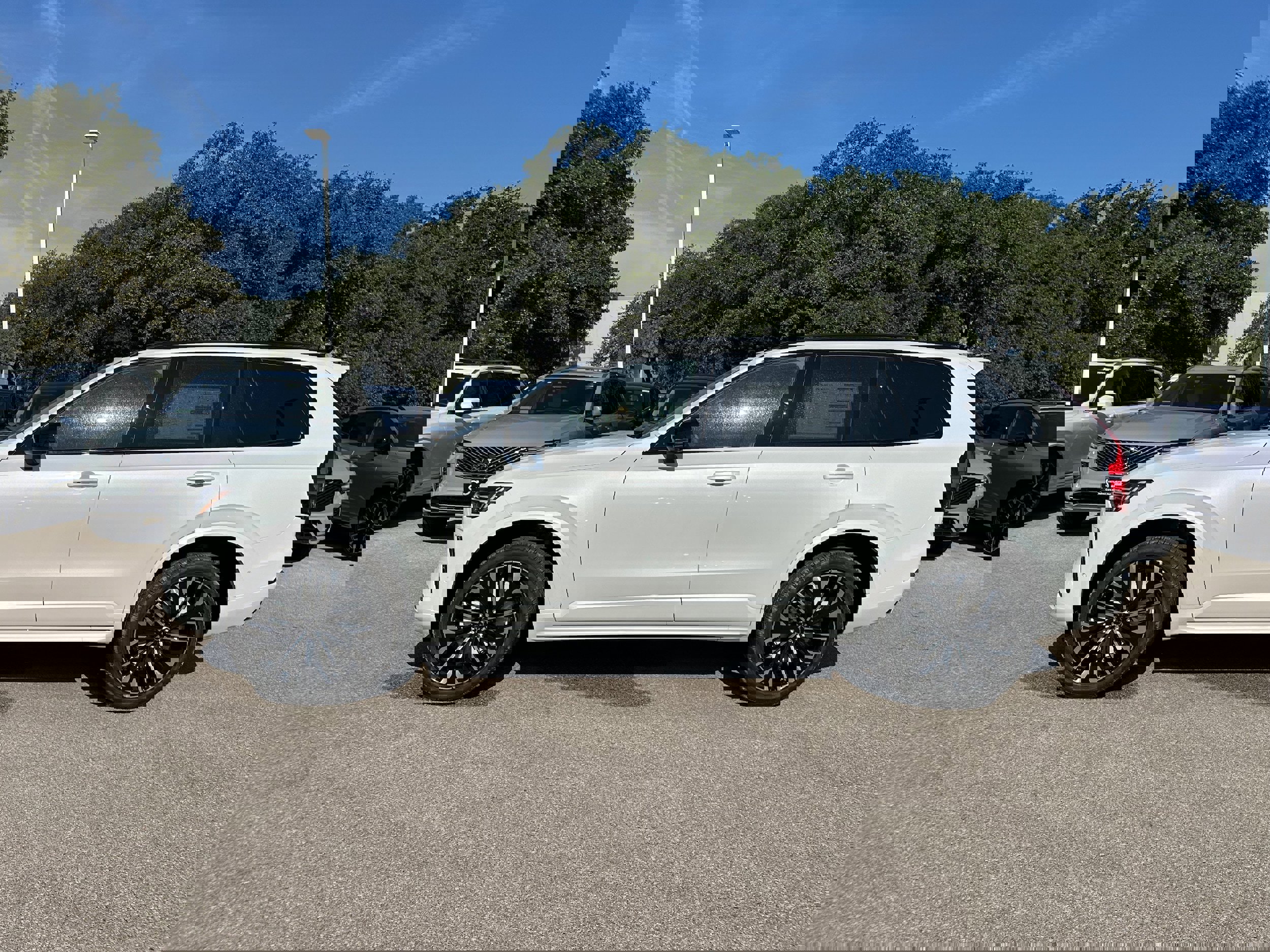 New 2026 Volvo XC90 B6 Ultra w/ Protection Package image 3