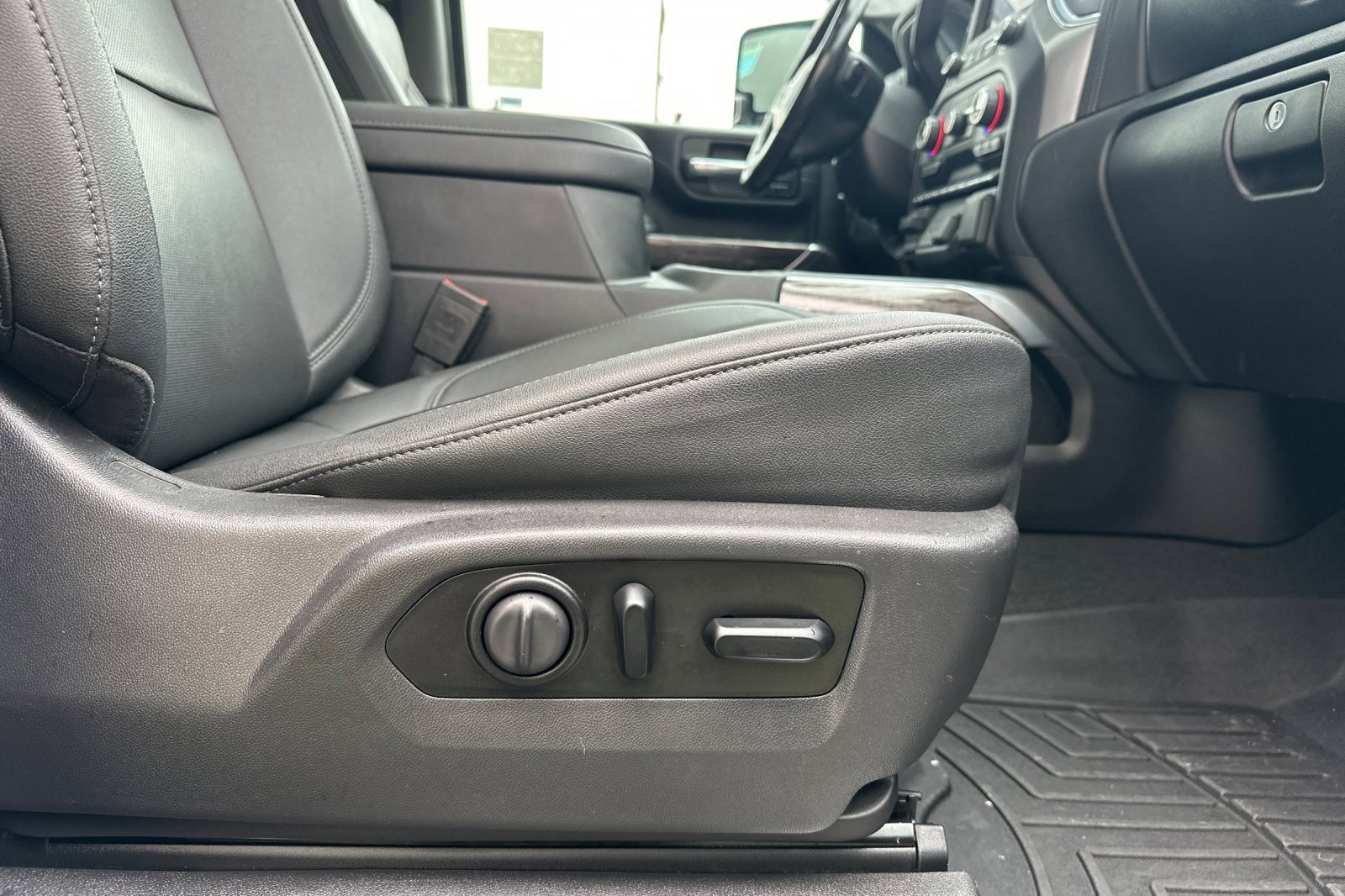 Used 2021 Chevrolet Silverado 2500 LTZ w/ Z71 Chrome Sport Edition image 23