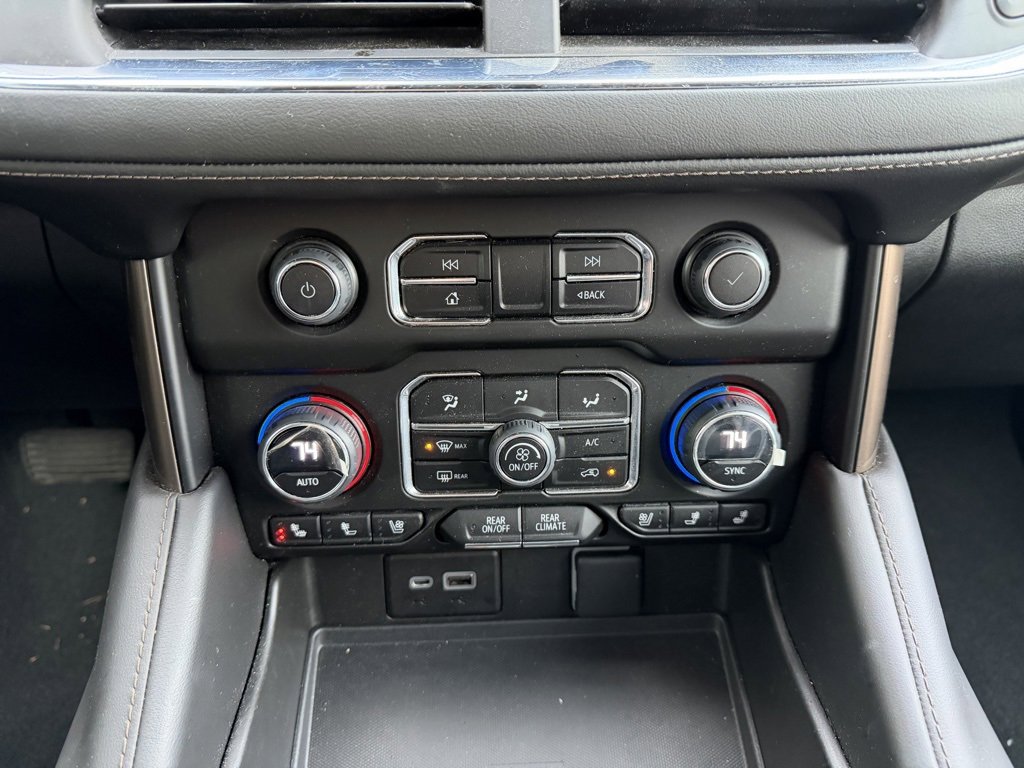 Used 2023 Chevrolet Suburban High Country image 24