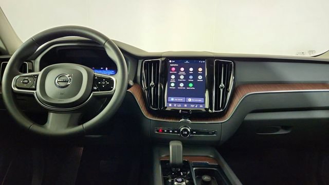 Certified 2024 Volvo XC60 B5 Plus w/ Protection Package Premier AWD/4WD image 25