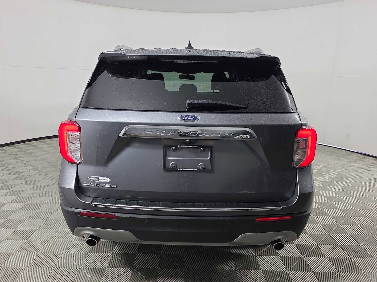 Used 2022 Ford Explorer Limited image 7