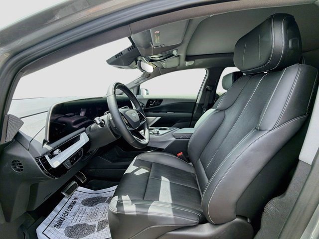 Certified 2025 Cadillac Optiq Sport 2 w/ LPO, Floor Liner Package AWD/4WD image 21