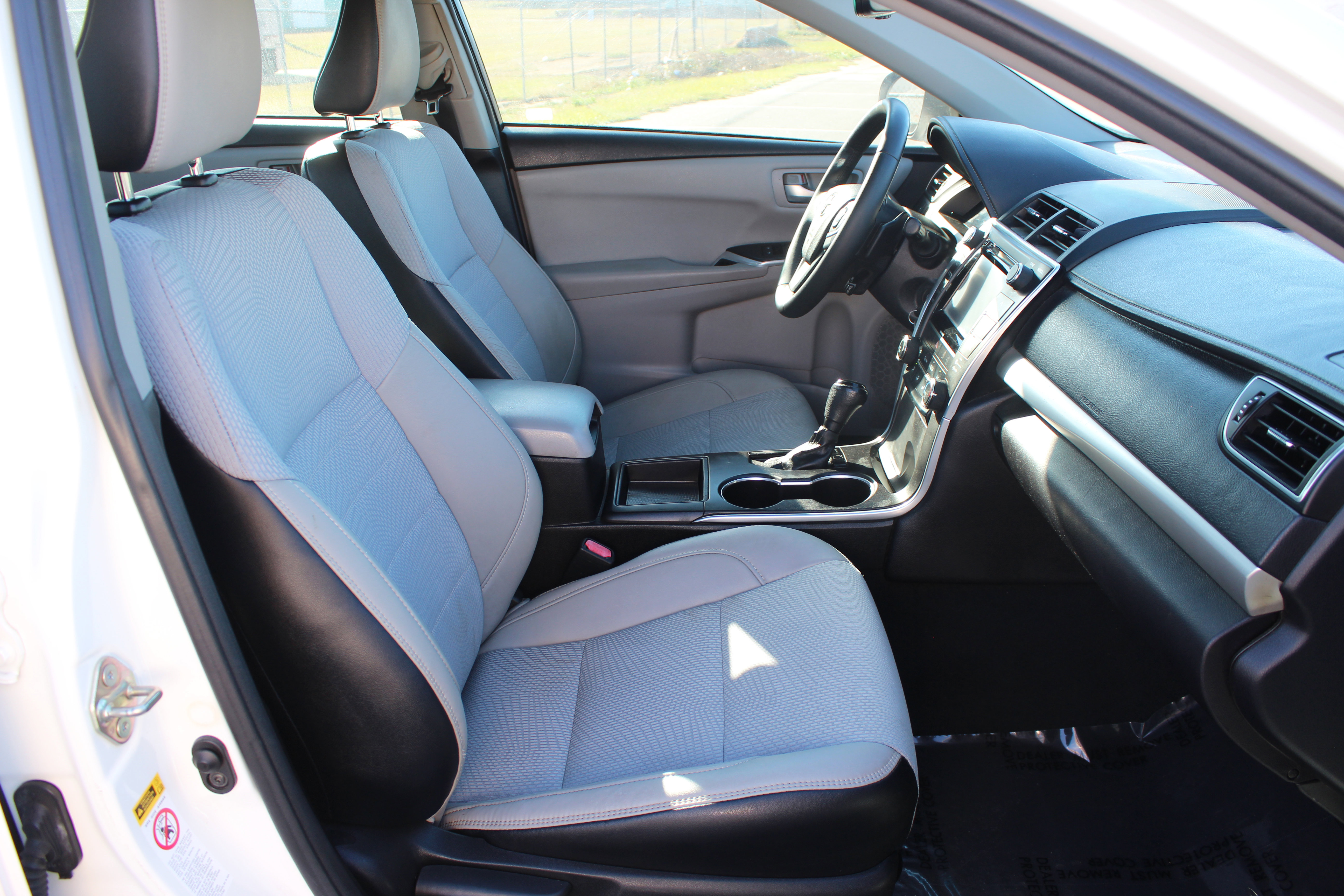 Used 2017 Toyota Camry SE w/ Moonroof Package image 47