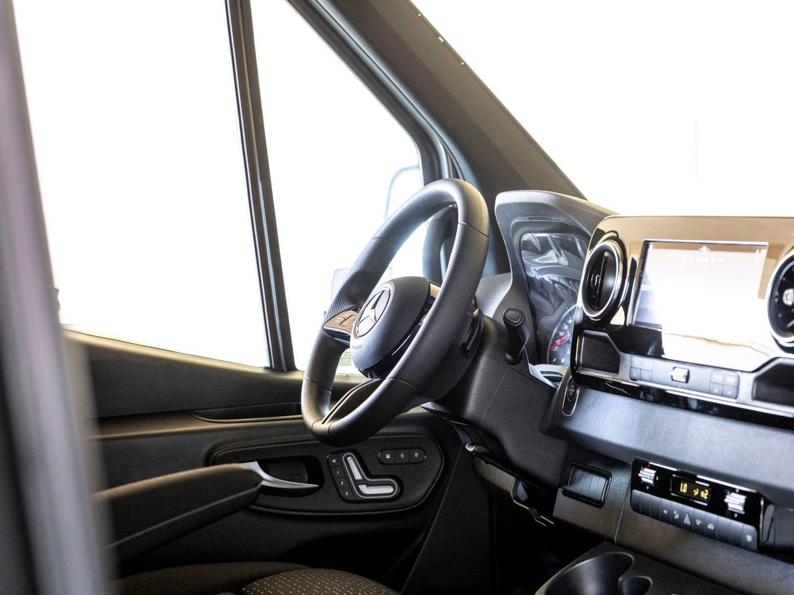 New 2025 Mercedes-Benz Sprinter 4500 image 28