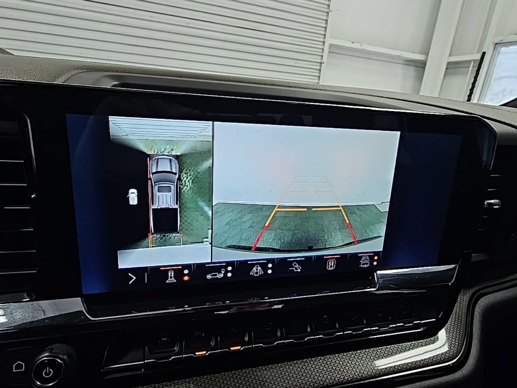 Used 2024 Chevrolet Silverado 1500 ZR2 image 18