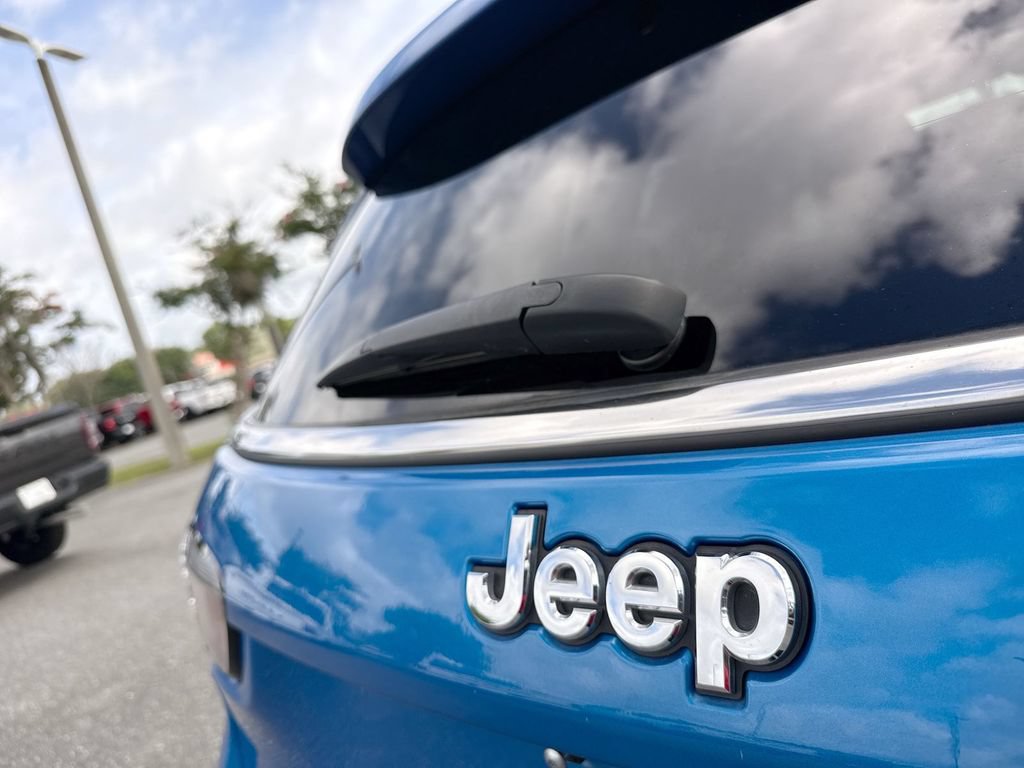 Used 2024 Jeep Compass Latitude AWD/4WD image 5