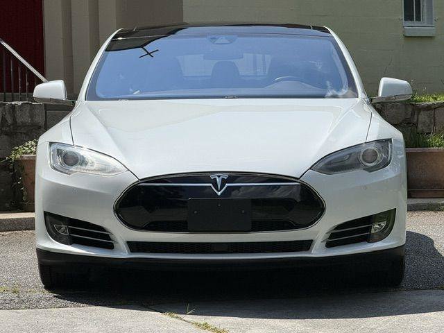 Used 2015 Tesla Model S 85 RWD image 16