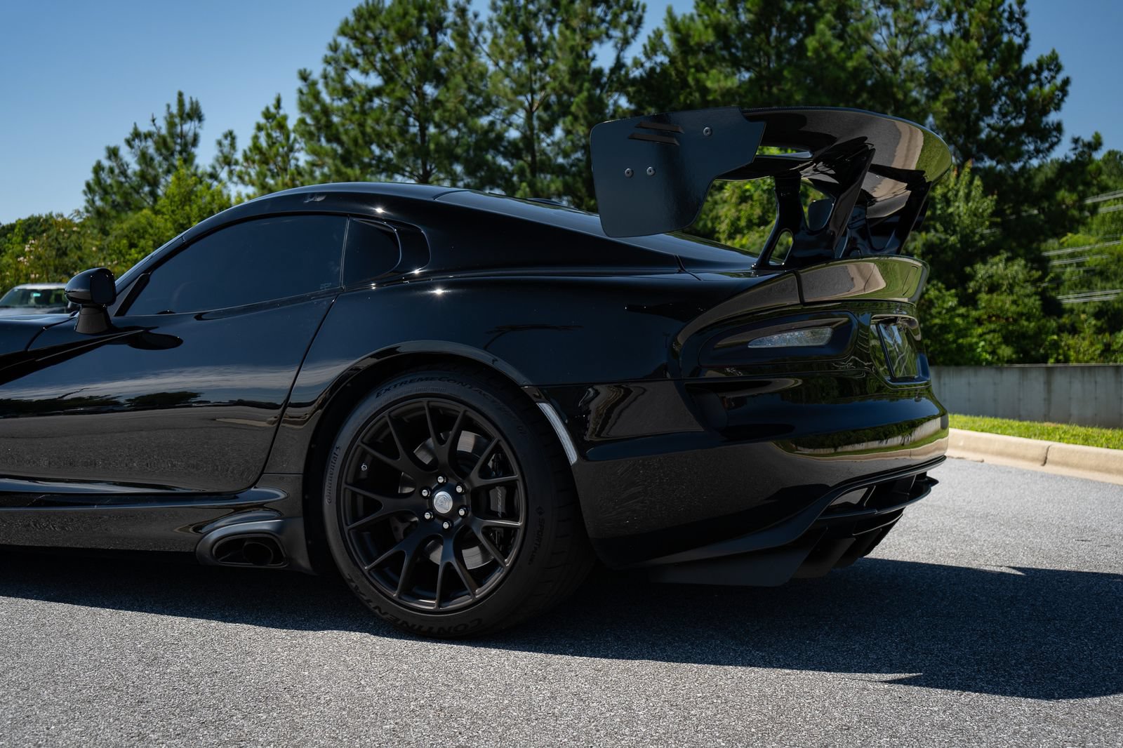 Used 2014 SRT Viper SRT-10 w/ Advanced Aerodynamics Package RWD image 21