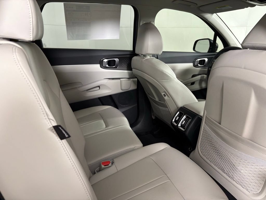 New 2026 Kia Sorento S w/ S Panoramic Sunroof Package FWD image 17