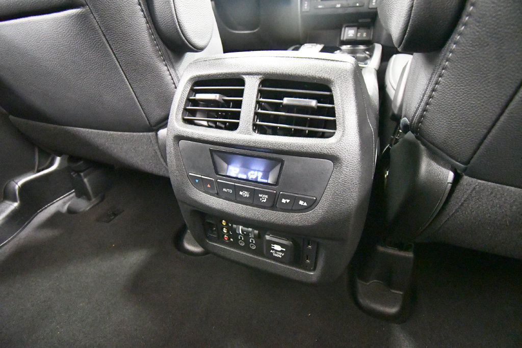 Certified 2017 Honda Pilot Touring image 18