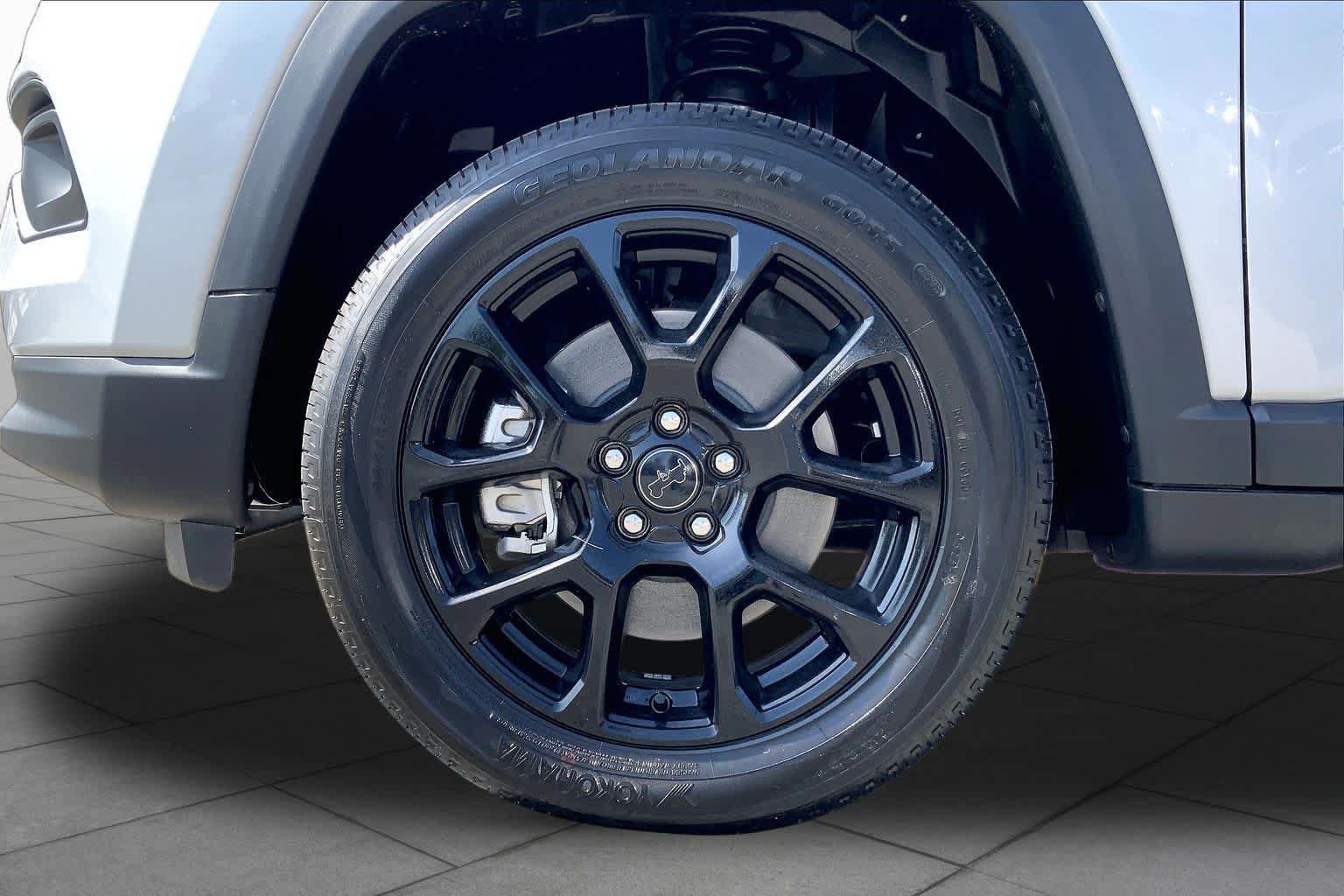New 2026 Jeep Compass Latitude AWD/4WD image 8